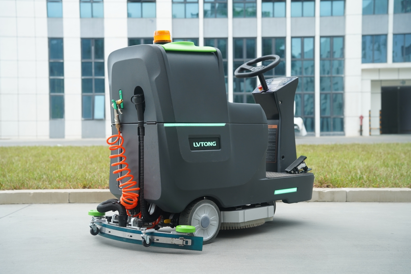 Fregadora de suelos con conductor sentado s6– 85l - Imagen 6