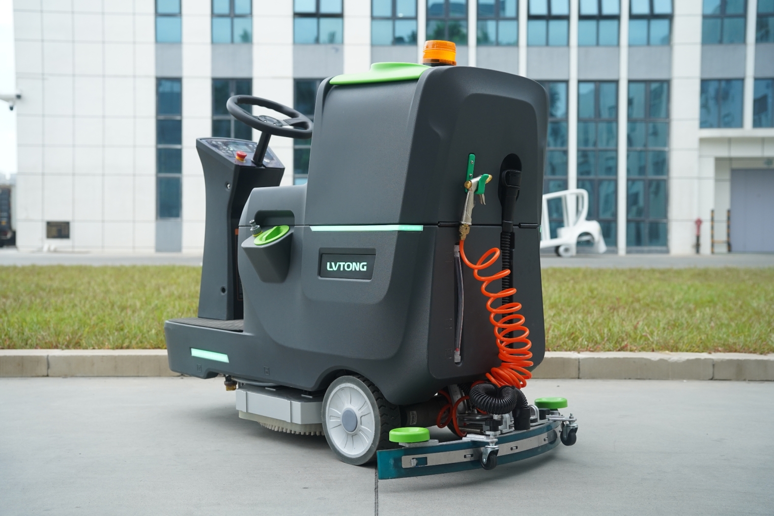 Fregadora de suelos con conductor sentado s6– 85l - Imagen 7