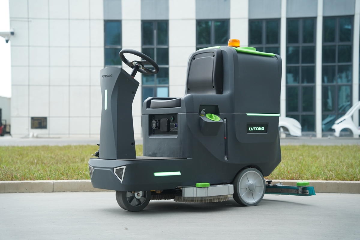 fregadora de suelos con conductor sentado s7– 130L - Imagen 3