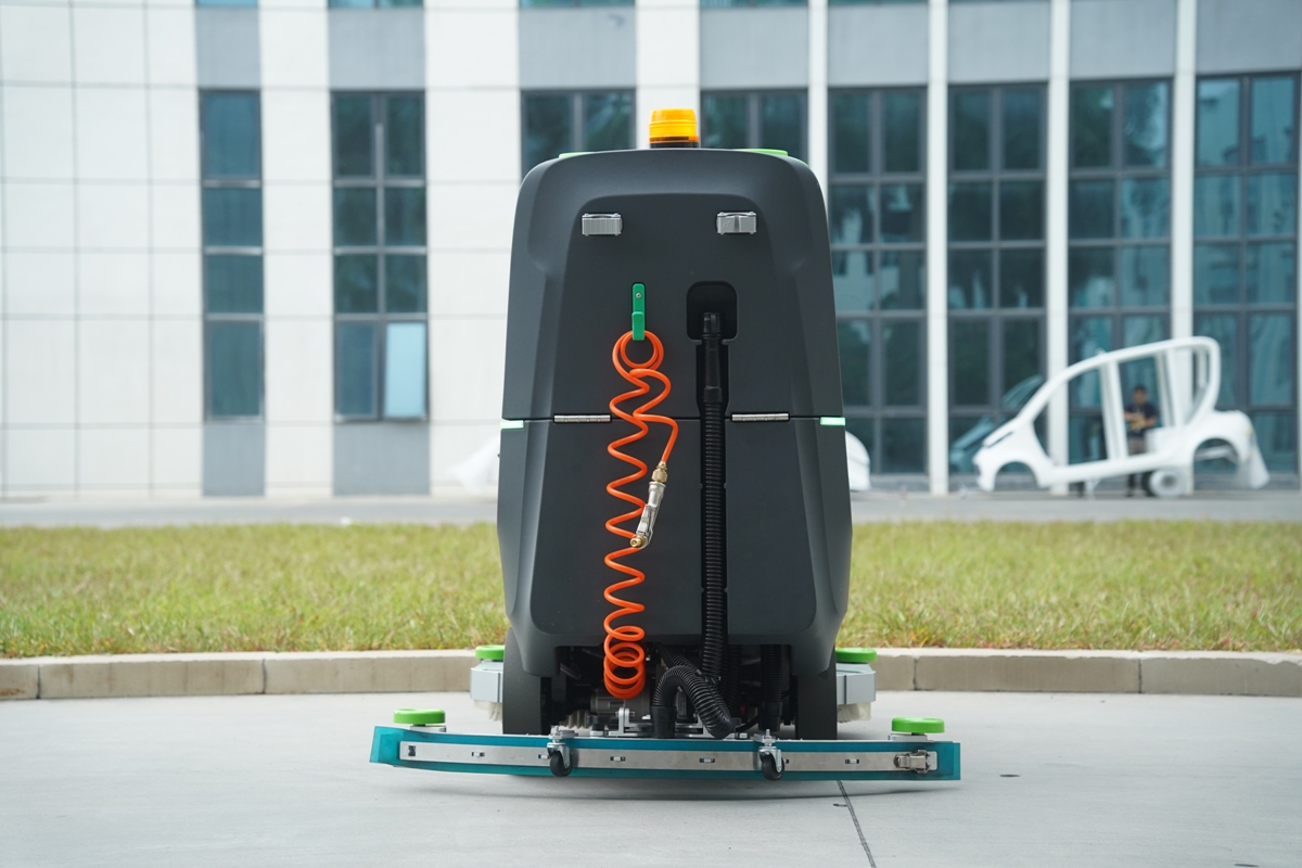 fregadora de suelos con conductor sentado s7– 130L - Imagen 7