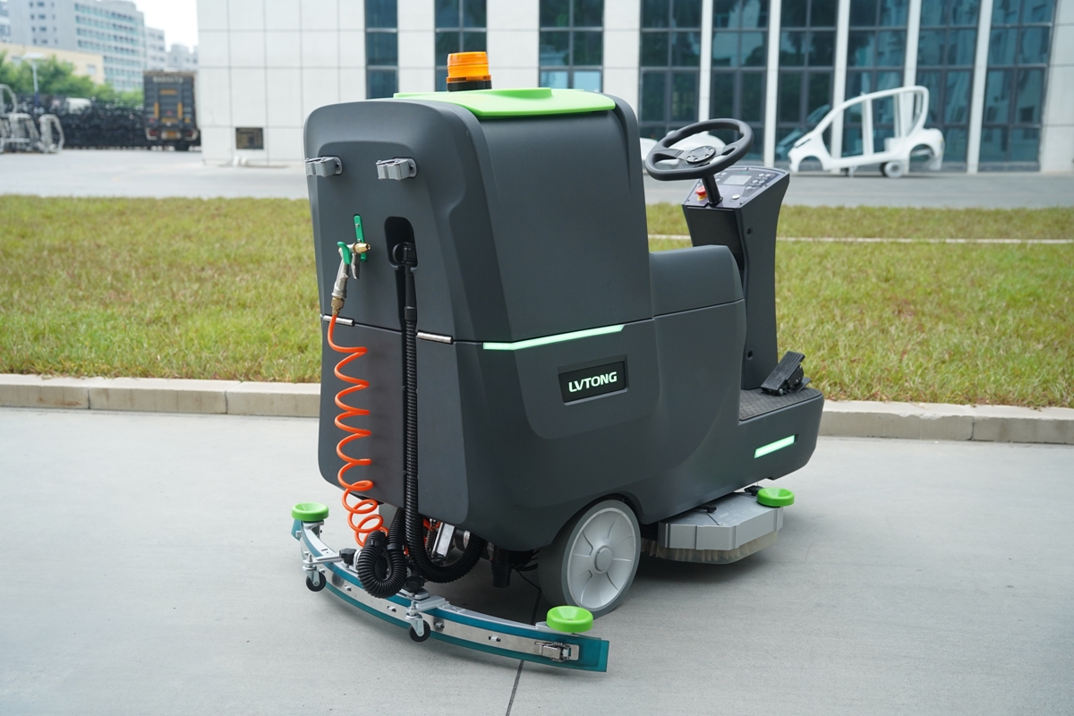 fregadora de suelos con conductor sentado s7– 130L - Imagen 8