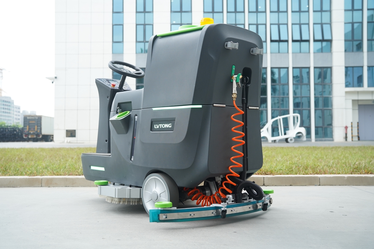 fregadora de suelos con conductor sentado s7– 130L - Imagen 9